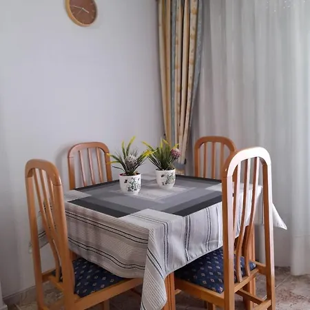 Apartment Luxury 2 Bedrooms With A Garage *