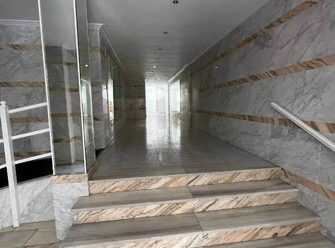 Luxury 2 Bedrooms With A Garage *