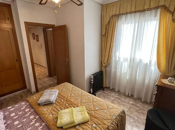 Luxury 2 Bedrooms With A Garage *